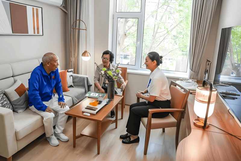 如何成为一名合格的养老护理员？——从零开始的行动指南